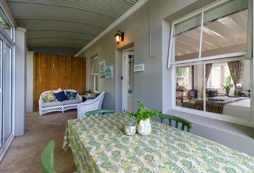 پانسیون Fiddlewood Fields Guest House