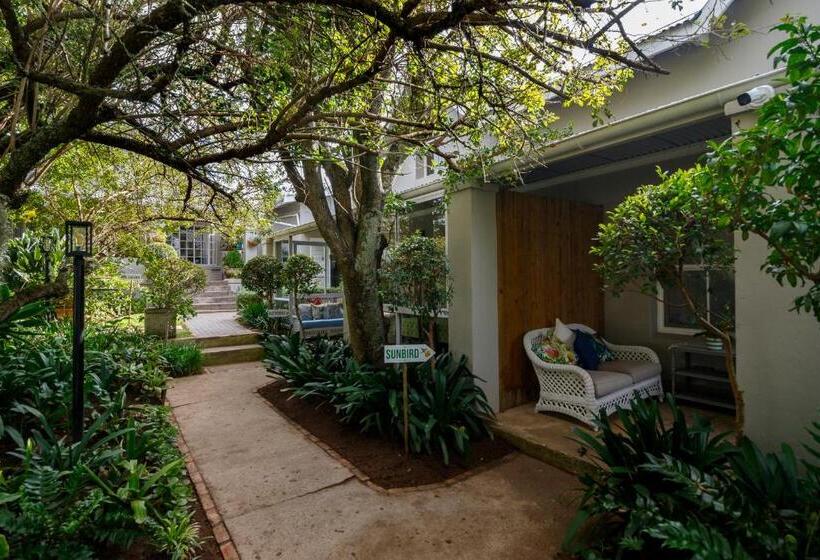 پانسیون Fiddlewood Fields Guest House