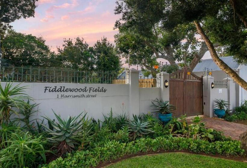 پانسیون Fiddlewood Fields Guest House