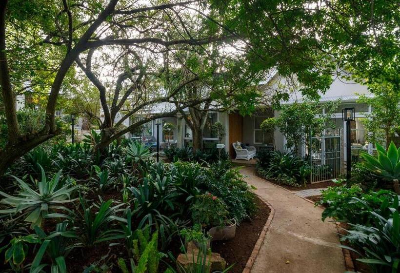 پانسیون Fiddlewood Fields Guest House