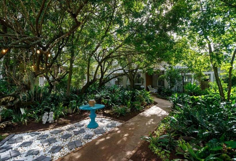 پانسیون Fiddlewood Fields Guest House