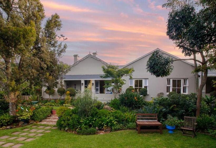 پانسیون Fiddlewood Fields Guest House