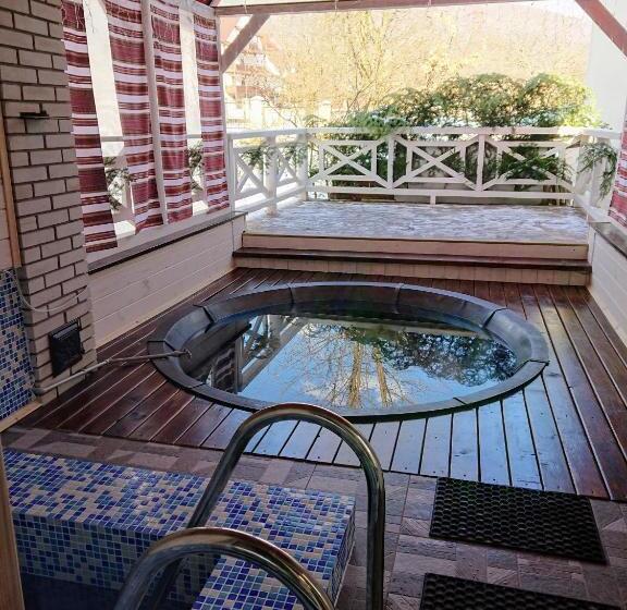 پانسیون Hollywood