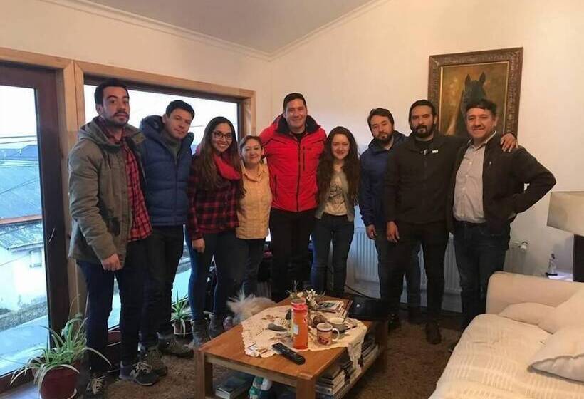 פנסיון Hostal Akainij