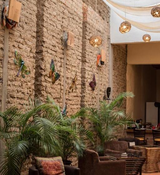 پانسیون Hostal Spa La Casa De Las Libélulas