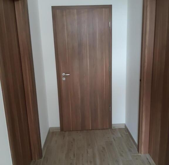 פנסיון M47 Vendégház Airport