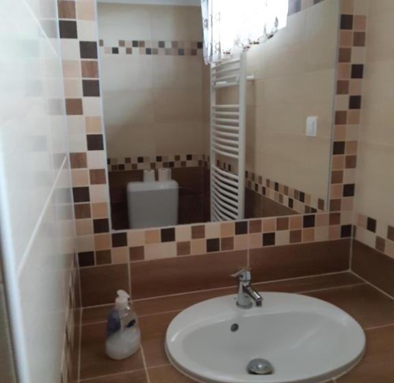 פנסיון M47 Vendégház Airport