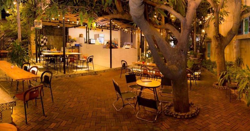 پانسیون The Local House Phu Yen