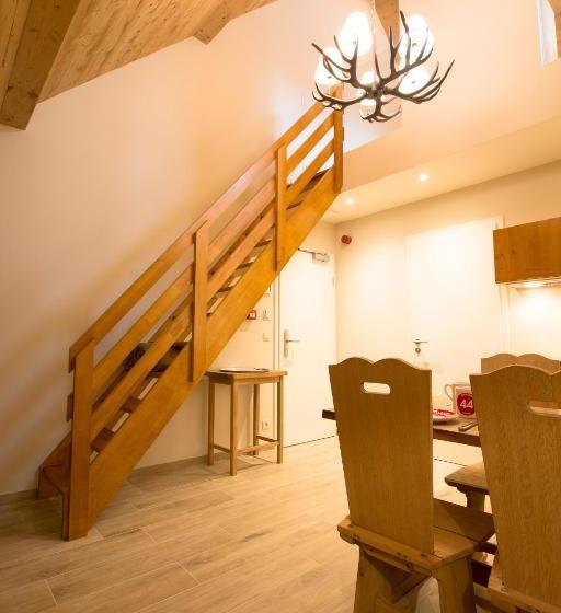 Au Cheval Blanc   Chalet De Montagne   20 Personnes