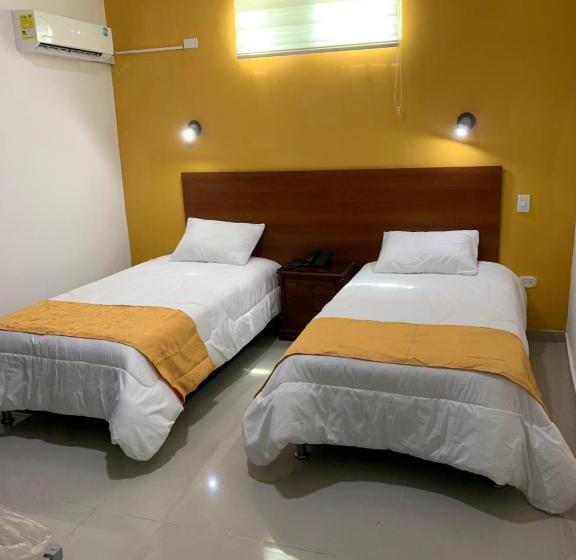 בית מלון כפרי Large Beach