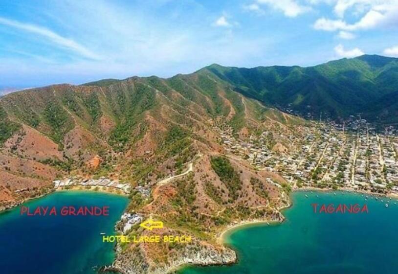 בית מלון כפרי Large Beach