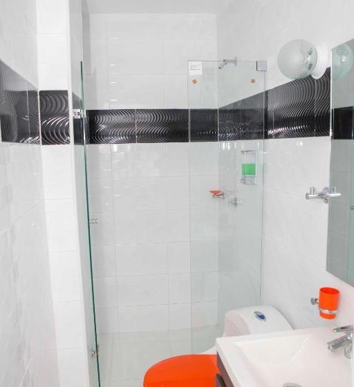 בית מלון כפרי Large Beach