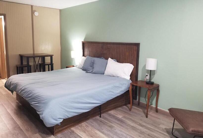 汽车旅馆  Blue Sky Inn  Veteran Owned, New Breakfast Area, Rennovated Rooms, 5 Plus Acres For You And Your Pet