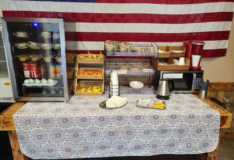 汽车旅馆  Blue Sky Inn  Veteran Owned, New Breakfast Area, Rennovated Rooms, 5 Plus Acres For You And Your Pet