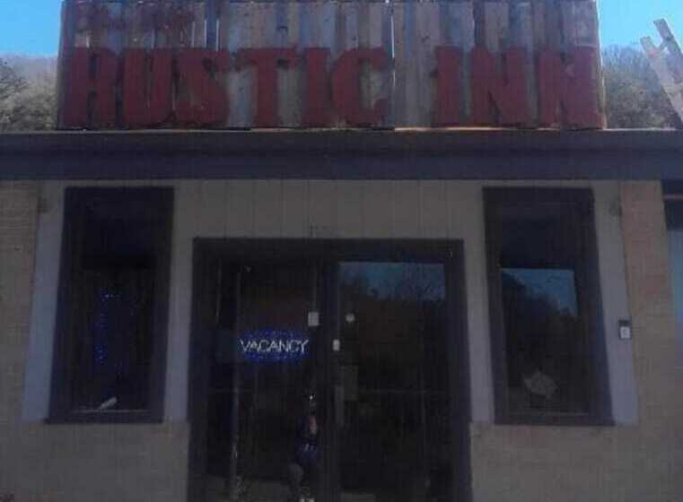 مُتل Blue Sky Inn  Veteran Owned, New Breakfast Area, Rennovated Rooms, 5 Plus Acres For You And Your Pet