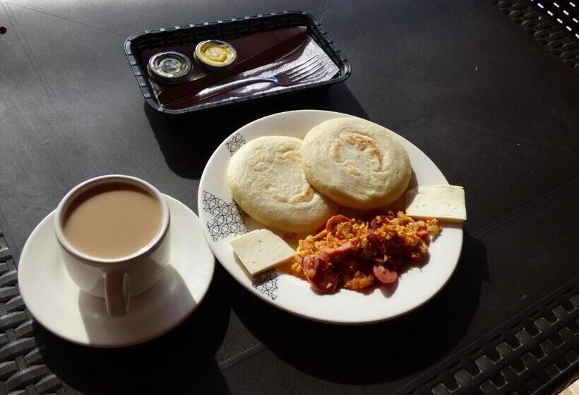 Пансион Hostal Alto De La Montaña