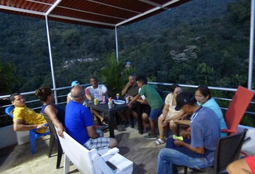 پانسیون Hostal Alto De La Montaña