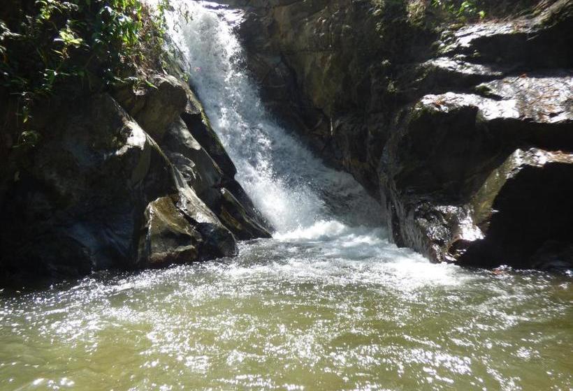 پانسیون Hostal Alto De La Montaña