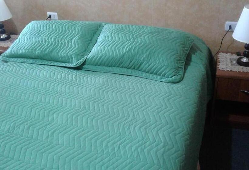 بنسيون Hostal Don Pedro