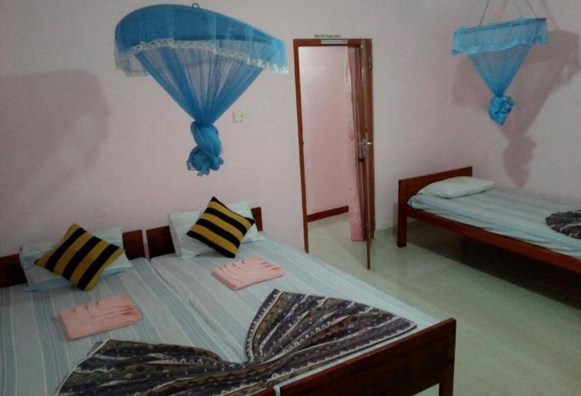 بنسيون Lizzie Villa Guest House