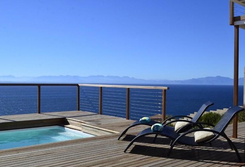 بنسيون Oceans Drift Guest House   Adults Only