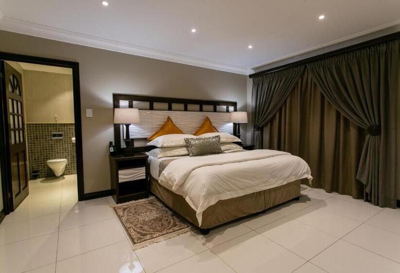 פנסיון Royl Court Guesthouse