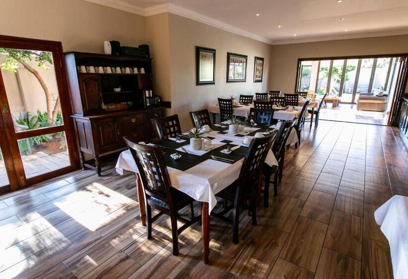 פנסיון Royl Court Guesthouse