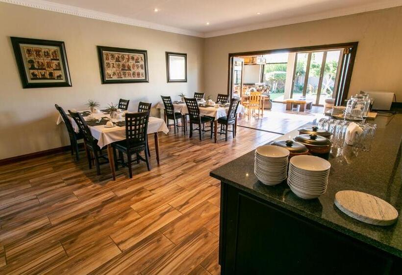 פנסיון Royl Court Guesthouse