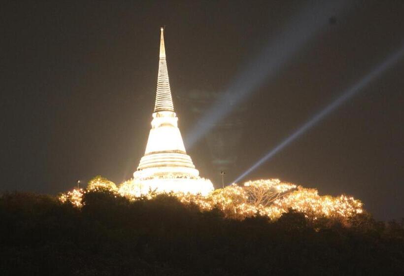 Thanyachatra Boutique