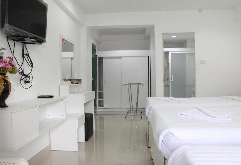 Thanyachatra Boutique