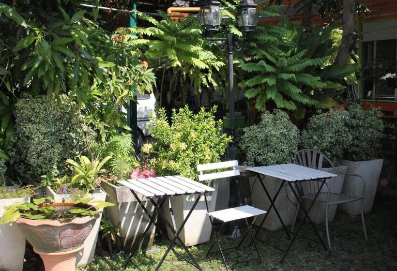 Thanyachatra Boutique