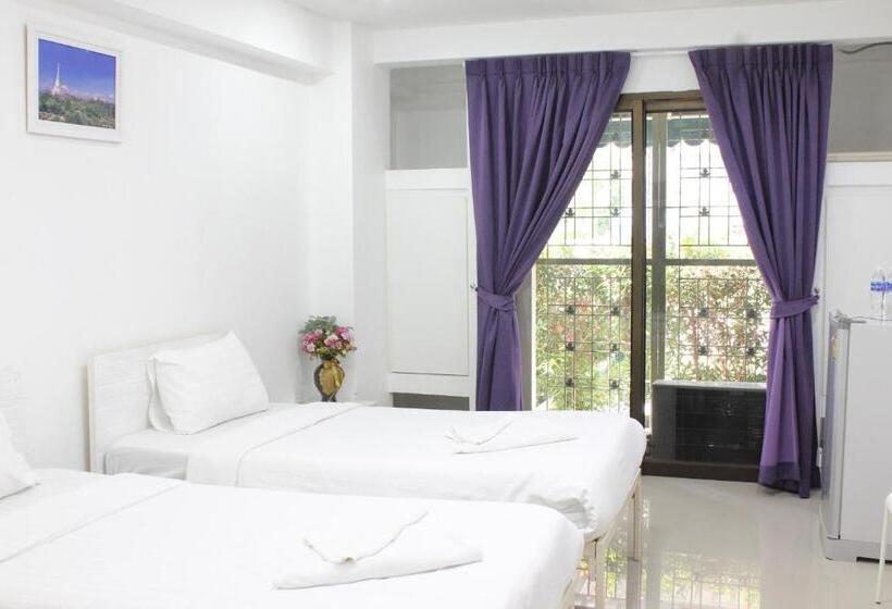 Thanyachatra Boutique