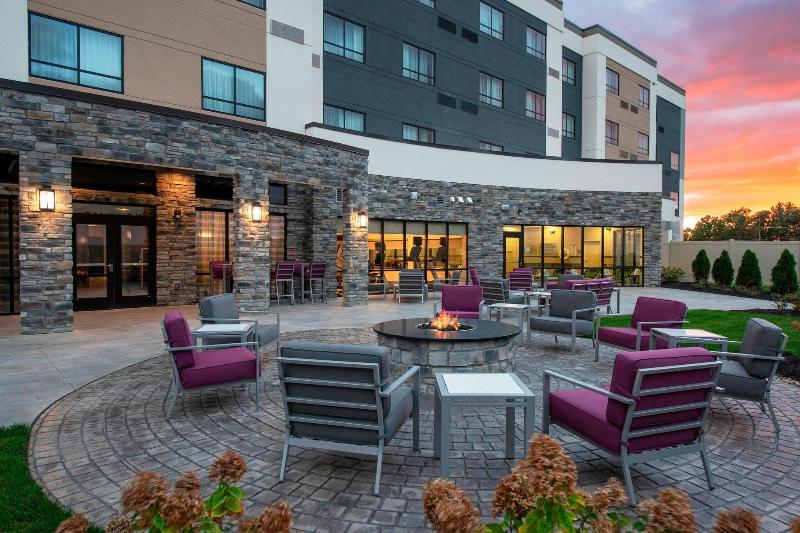 فندق Courtyard By Marriott Cleveland Elyria