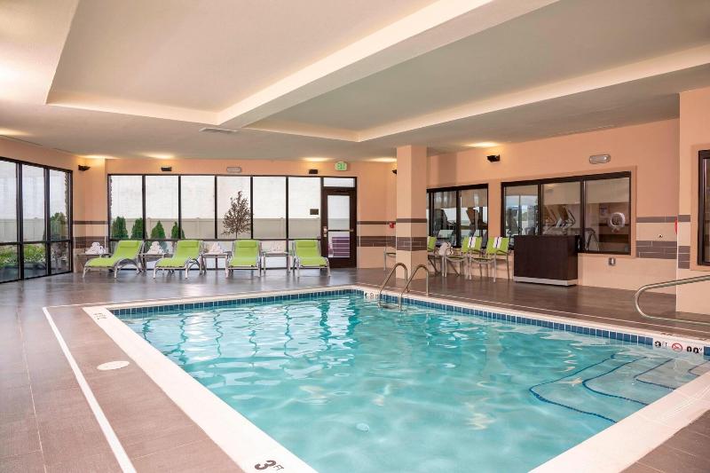 فندق Courtyard By Marriott Cleveland Elyria