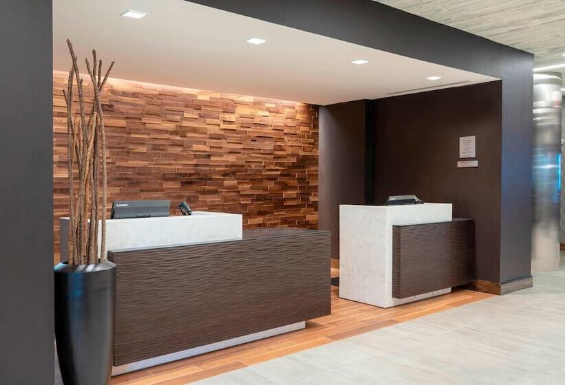 فندق Courtyard By Marriott Cleveland Elyria