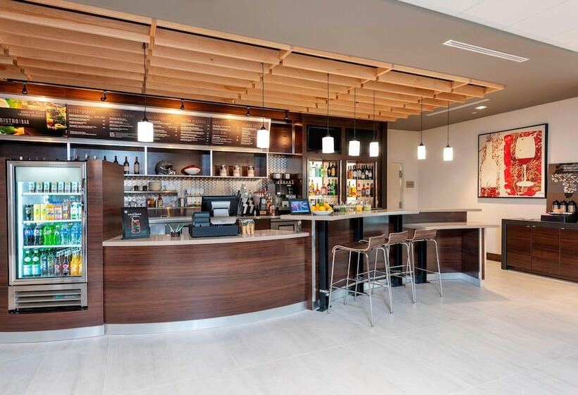 فندق Courtyard By Marriott Cleveland Elyria