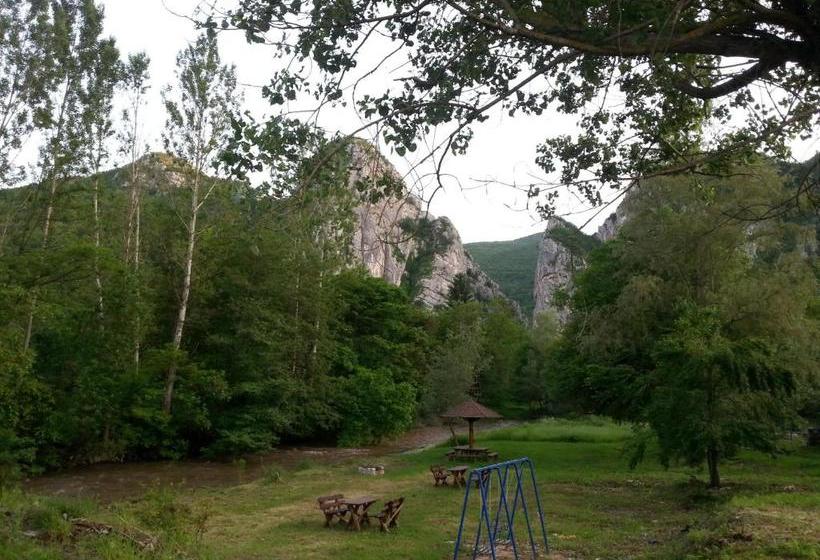 فندق Golemi Kamik Pirot