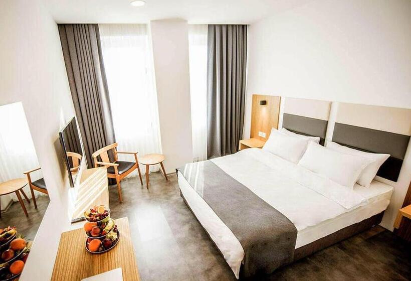 ペンション Ingate