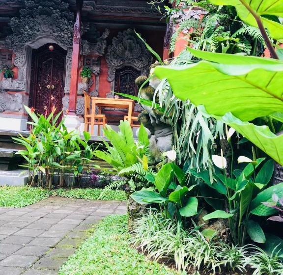 بنسيون Local Family House