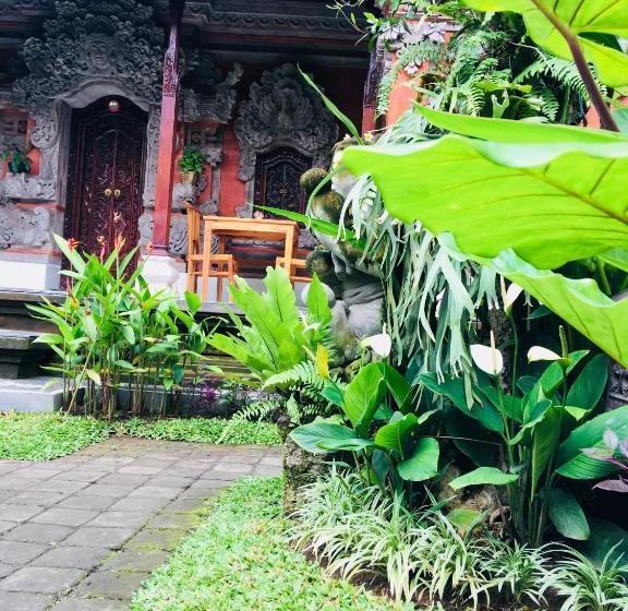 بنسيون Local Family House