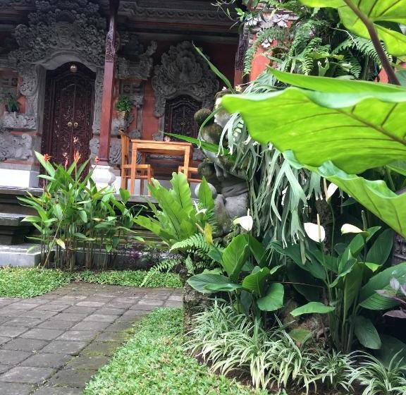 بنسيون Local Family House