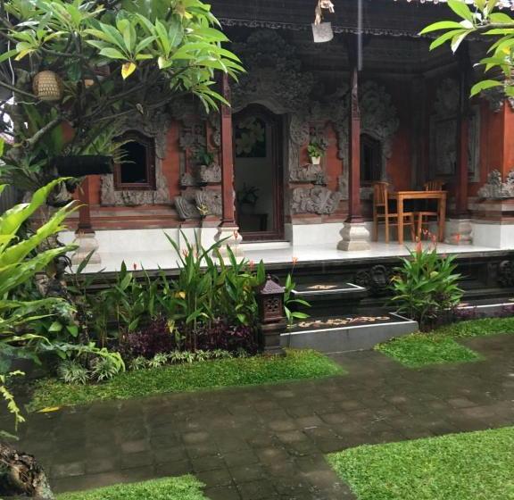 بنسيون Local Family House