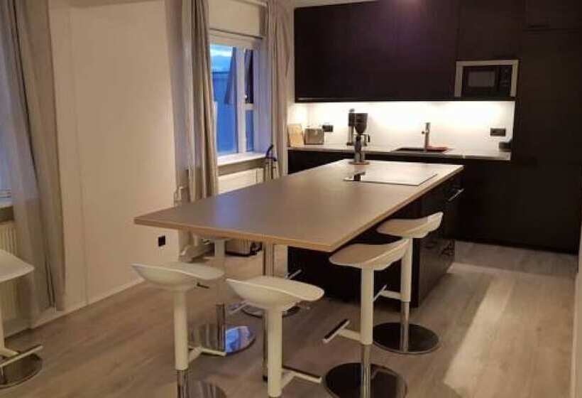 پانسیون Post Plaza Guesthouse