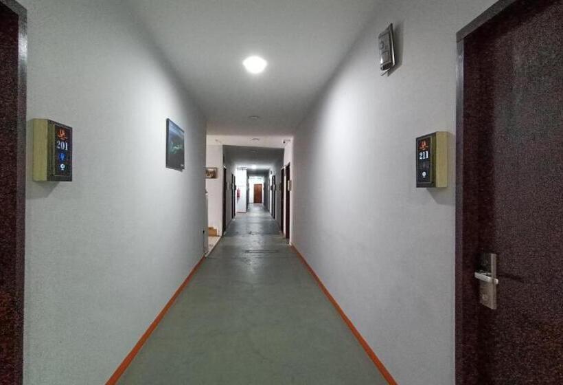 بنسيون Unikarya Lodge