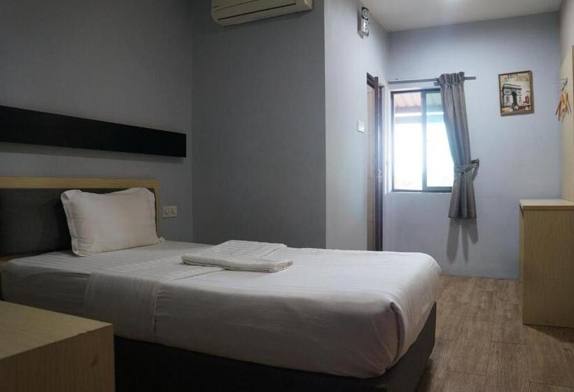 بنسيون Unikarya Lodge