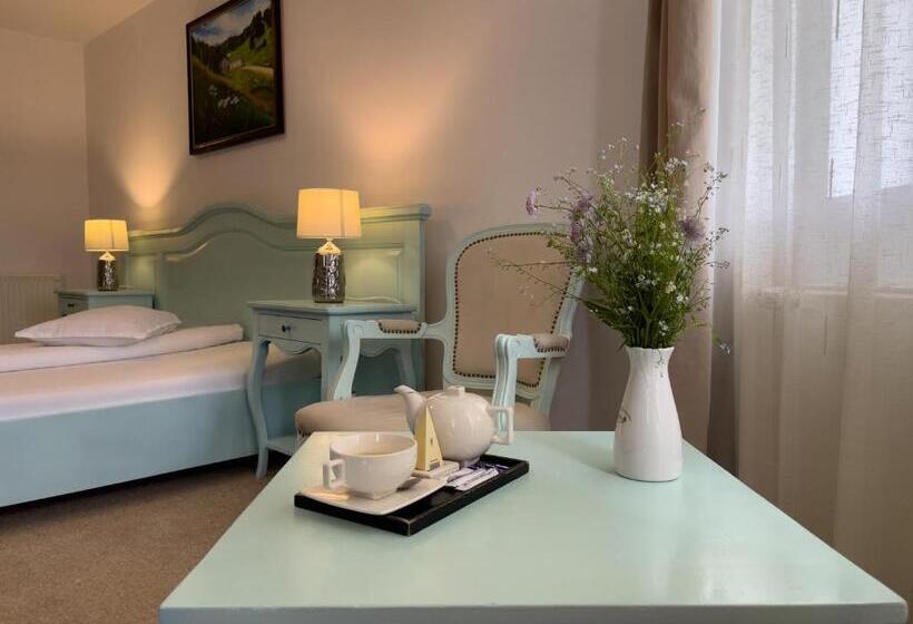 Pensiunea Poiana Izvoarelor