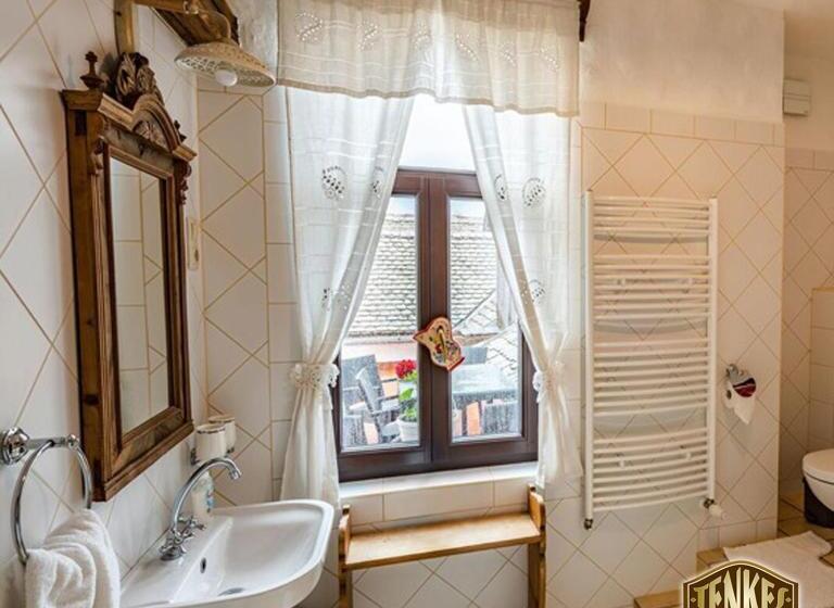 הוסטל Tenkes Fogadó és Vendégház Harkány