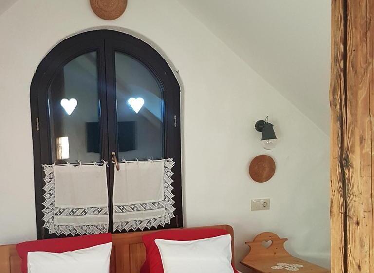 הוסטל Tenkes Fogadó és Vendégház Harkány