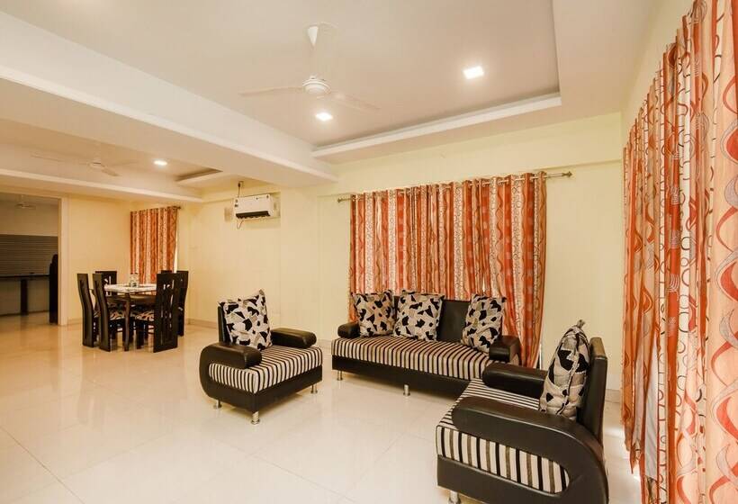 فندق Oyo 11951 Vatsala Suites