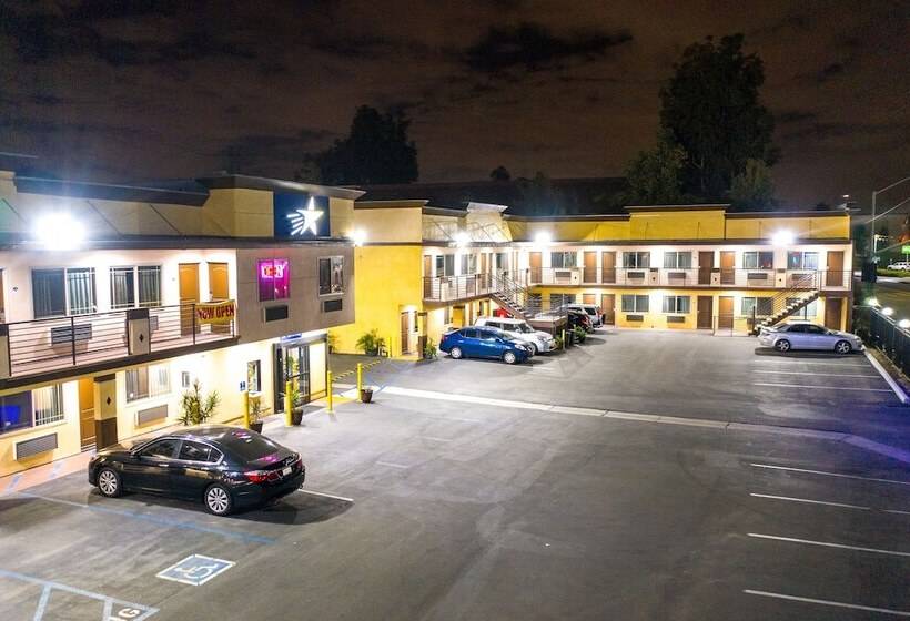 فندق على الطريق Starlight Inn South El Monte